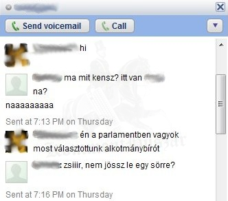 Eközben a parlamentben..
 
